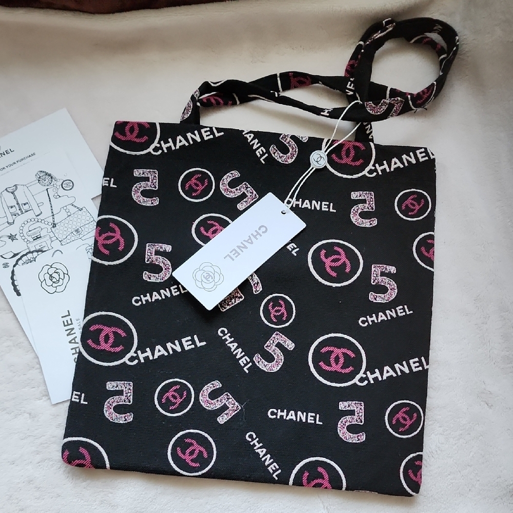 *SOLD Chanel Tote GWP